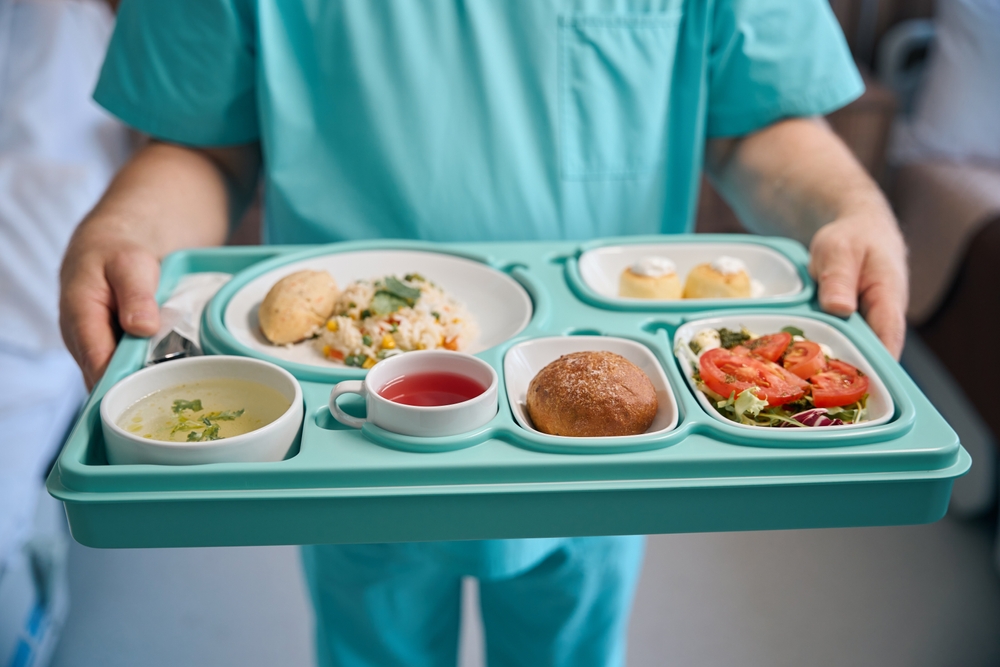 Ernährung im Krankenhaus wird serviert, Klinikverpflegung, cf, foodservice
